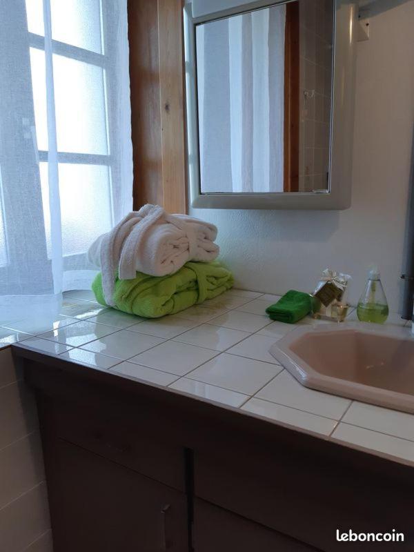 Gite La Petite Maison Horlogere Et Jacuzzi , Raquettes Les Fontenelles Экстерьер фото